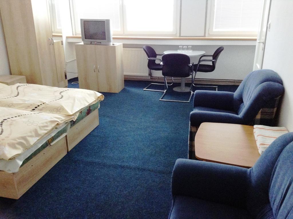 Hotel Dom Techniky Zilina Bagian luar foto